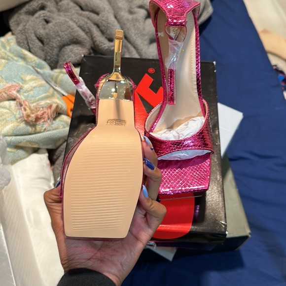 Heels - Picture 2 of 2